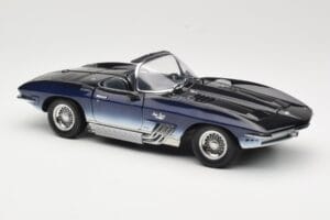 Chevrolet Corvette Mako Shark Tmavomodrý UT Models 1:18 21061 Kov – obrázok 6 z 8