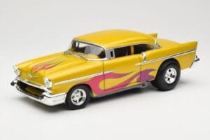 Chevrolet Custom Žltý s Plameňom Hot Wheels 1:18 21356 Kov