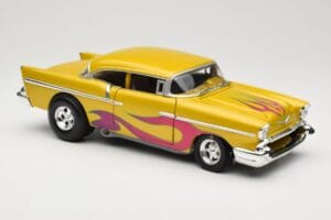 Chevrolet Custom Žltý s Plameňom Hot Wheels 1:18 21356 Kov – obrázok 6 z 8