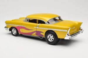 Chevrolet Custom Žltý s Plameňom Hot Wheels 1:18 21356 Kov – obrázok 7 z 8