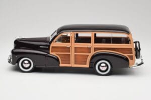 Chevrolet Fleetmaster Woody Čierny & Wood Panels Maisto 1:18 43697545B Kov – obrázok 4 z 8
