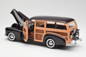 Chevrolet Fleetmaster Woody Hnedý Maisto 1:18 36854 Kov – obrázok 5 z 8