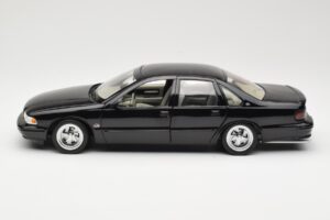 Chevrolet Impala SS Čierny AUTOart 1:18 71091 Kov – obrázok 4 z 8
