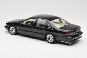 Chevrolet Impala SS Čierny AUTOart 1:18 71091 Kov – obrázok 7 z 8