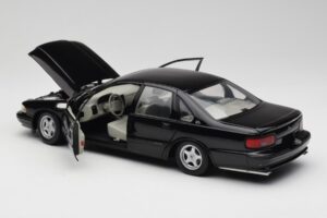 Chevrolet Impala SS Čierny UT Models 1:18 21031 Kov – obrázok 5 z 8