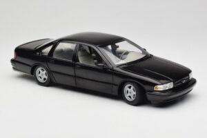 Chevrolet Impala SS Čierny UT Models 1:18 21031 Kov – obrázok 6 z 8