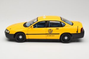 Chevrolet Impala Taxi Maisto 1:18 36617 Kov – obrázok 4 z 8