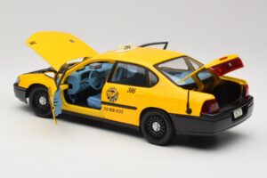 Chevrolet Impala Taxi Maisto 1:18 36617 Kov – obrázok 5 z 8