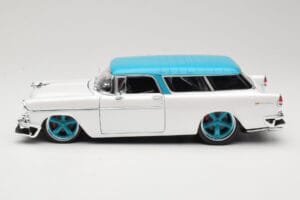 Chevrolet Nomad Biely Maisto 1:18 32613 Kov – obrázok 4 z 8