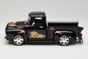 Chevrolet Old School Cody Project Truck & Chopper Set Joyride 1:18 33911 Kov – obrázok 4 z 8