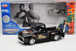 Chevrolet Old School Cody Project Truck & Chopper Set Joyride 1:18 33911 Kov – obrázok 8 z 8