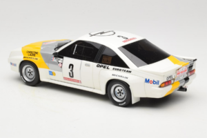 Opel Manta 400 Group B Rally Tour de Corse 1984 S Chevrolet G30 Servisným Vozidlom Otto 1:18 OT491 Živica – obrázok 12 z 13