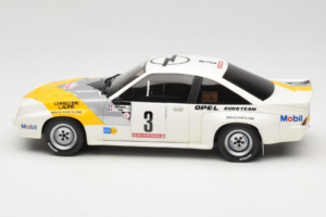 Opel Manta 400 Group B Rally Tour de Corse 1984 S Chevrolet G30 Servisným Vozidlom Otto 1:18 OT491 Živica – obrázok 9 z 13