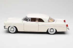 Chrysler 300B Biely Maisto 1:18 531897 Kov – obrázok 4 z 8