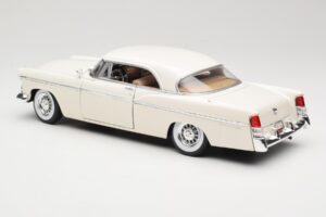 Chrysler 300B Biely Maisto 1:18 531897 Kov – obrázok 7 z 8
