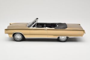 Chrysler Newport Kabriolet Gold Metallic BoS Models 1:18 BOS273 Živica – obrázok 3 z 6