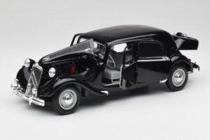 Citroen 15CV 6 Cyl Čierny Maisto 1:18 31821 Kov – obrázok 2 z 8