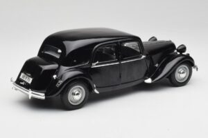 Citroen 15CV 6 Cyl Čierny Maisto 1:18 31821 Kov – obrázok 3 z 8