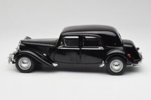 Citroen 15CV 6 Cyl Čierny Maisto 1:18 31821 Kov – obrázok 4 z 8