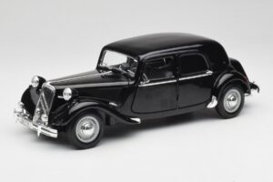 Citroen 15CV 6 Cyl Čierny Maisto 1:18 31821 Kov