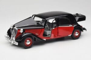 Citroen 15CV 6 Cyl Čierny & Červený Valmy Maisto 1:18 56009 Kov – obrázok 2 z 8