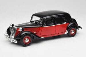 Citroen 15CV 6 Cyl Čierny & Červený Valmy Maisto 1:18 56009 Kov