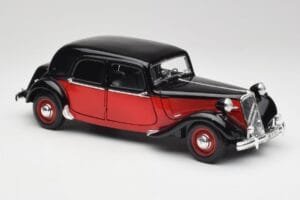Citroen 15CV 6 Cyl Čierny & Červený Valmy Maisto 1:18 56009 Kov – obrázok 6 z 8
