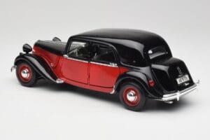 Citroen 15CV 6 Cyl Čierny & Červený Valmy Maisto 1:18 56009 Kov – obrázok 7 z 8