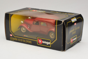Citroen 15CV TA Červený Bburago 1:24 1501 Kov – obrázok 3 z 3