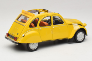 Citroen 2CV 6 Club Mimosa Yellow Norev 1:18 181496 Kov – obrázok 2 z 6