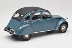 Citroen 2CV Bleu Nuit Solido 1:18 8028 Kov – obrázok 2 z 6