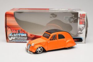 Citroen 2CV Oranžový Maisto 1:18 31321 Kov – obrázok 8 z 8