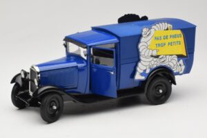 Citroen C4 F Pas de Pneus Trop Petit Modrý Solido 1:18 151235-00 Kov – obrázok 2 z 8