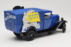 Citroen C4 F Pas de Pneus Trop Petit Modrý Solido 1:18 151235-00 Kov – obrázok 3 z 8