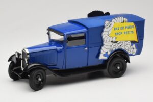 Citroen C4 F Pas de Pneus Trop Petit Modrý Solido 1:18 151235-00 Kov