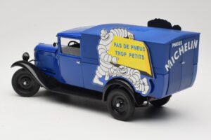 Citroen C4 F Pas de Pneus Trop Petit Modrý Solido 1:18 151235-00 Kov – obrázok 7 z 8