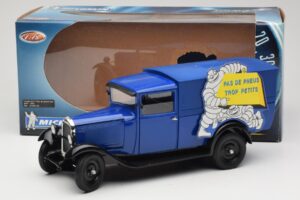Citroen C4 F Pas de Pneus Trop Petit Modrý Solido 1:18 151235-00 Kov – obrázok 8 z 8