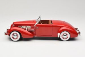 Cord 812 Kabriolet Červený American Muscle 1:18 32158 Kov – obrázok 4 z 8