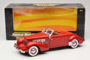 Cord 812 Kabriolet Červený American Muscle 1:18 32158 Kov – obrázok 8 z 8
