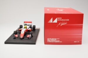 Dallara Mercedes F317 #4 M. Schumacher Prema Theodore Racing European F3 Champion 2018 Minichamps 1:18 517181804 Kov – obrázok 6 z 6