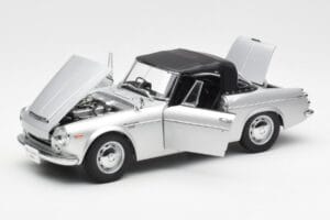 Datsun Fairlady 2000 SR311 Roadster Strieborný AUTOart 1:18 77432 Kov – obrázok 2 z 8