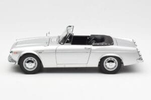 Datsun Fairlady 2000 SR311 Roadster Strieborný AUTOart 1:18 77432 Kov – obrázok 4 z 8