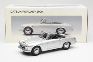 Datsun Fairlady 2000 SR311 Roadster Strieborný AUTOart 1:18 77432 Kov – obrázok 8 z 8