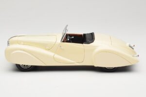 Delahaye Kabriolet Krémový Guiloy 1:18 68580 Kov – obrázok 4 z 8