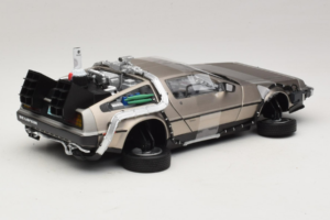 DeLorean DMC-12 Back to the Future Time Machine Sun Star 1:18 2710 Kov – obrázok 2 z 6