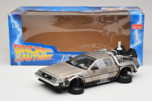 DeLorean DMC-12 Back to the Future Time Machine Sun Star 1:18 2710 Kov – obrázok 6 z 6