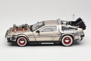 DeLorean DMC-12 Back to the Future Part III Sun Star 1:18 2712 Kov – obrázok 4 z 8