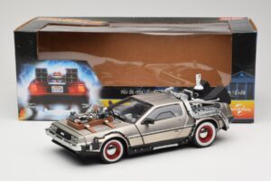 DeLorean DMC-12 Back to the Future Part III Sun Star 1:18 2712 Kov – obrázok 8 z 8