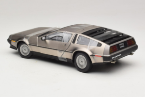 DeLorean DMC-12 Strieborný Sun Star 1:18 2703 Kov – obrázok 5 z 6