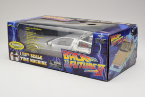DeLorean DMC-12 Time Machine Back to the Future II Diamond 1:15 210123 Kov – obrázok 3 z 3